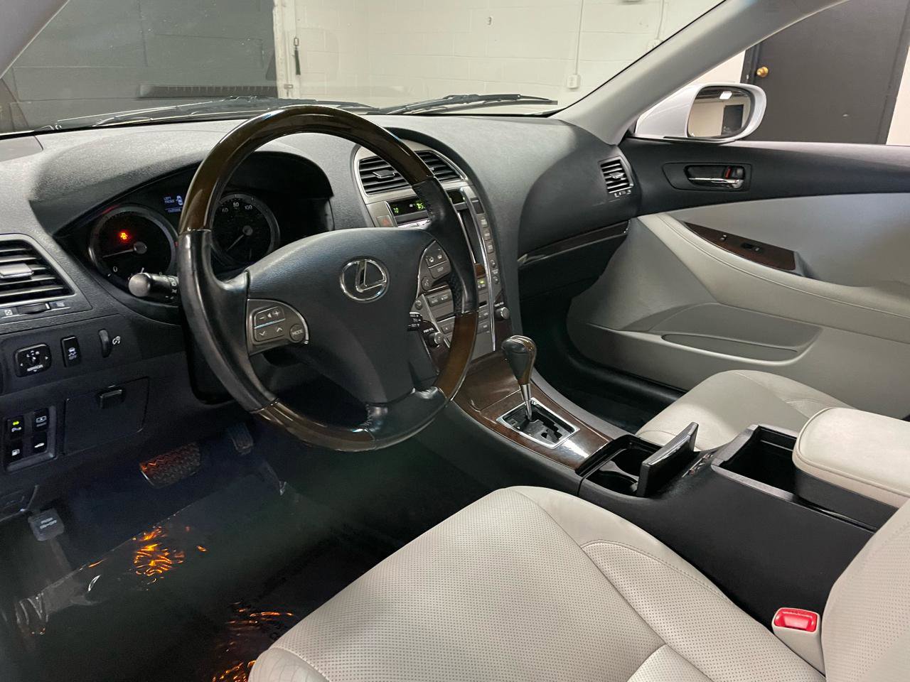 Used 2011 Lexus ES 350 image 14