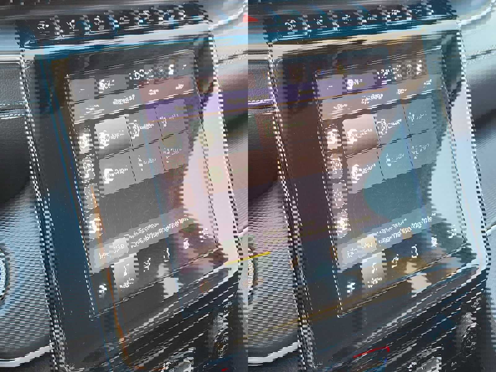 Used 2023 Jeep Grand Cherokee L Laredo image 21