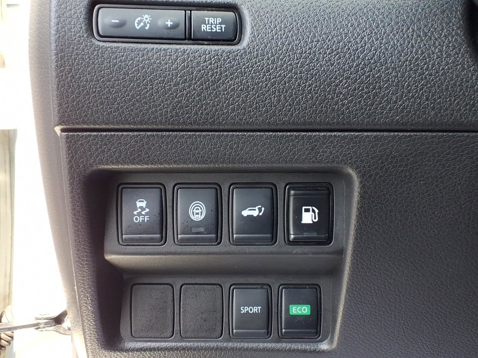 Used 2020 Nissan Rogue SV image 26