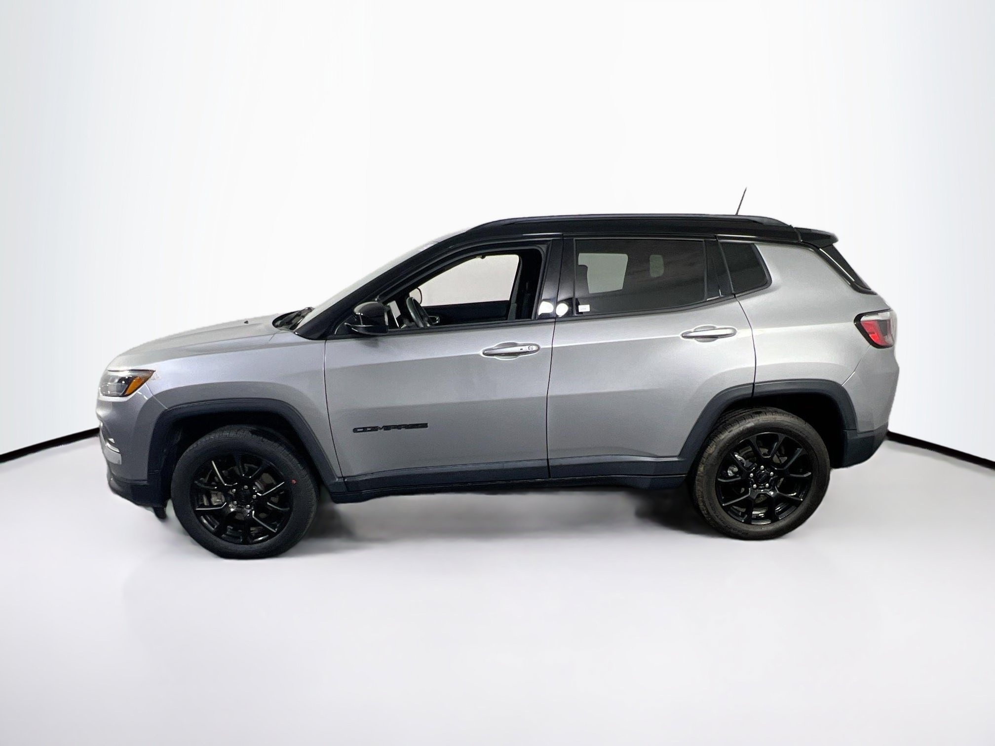Used 2022 Jeep Compass Latitude w/ Convenience Group AWD/4WD image 8