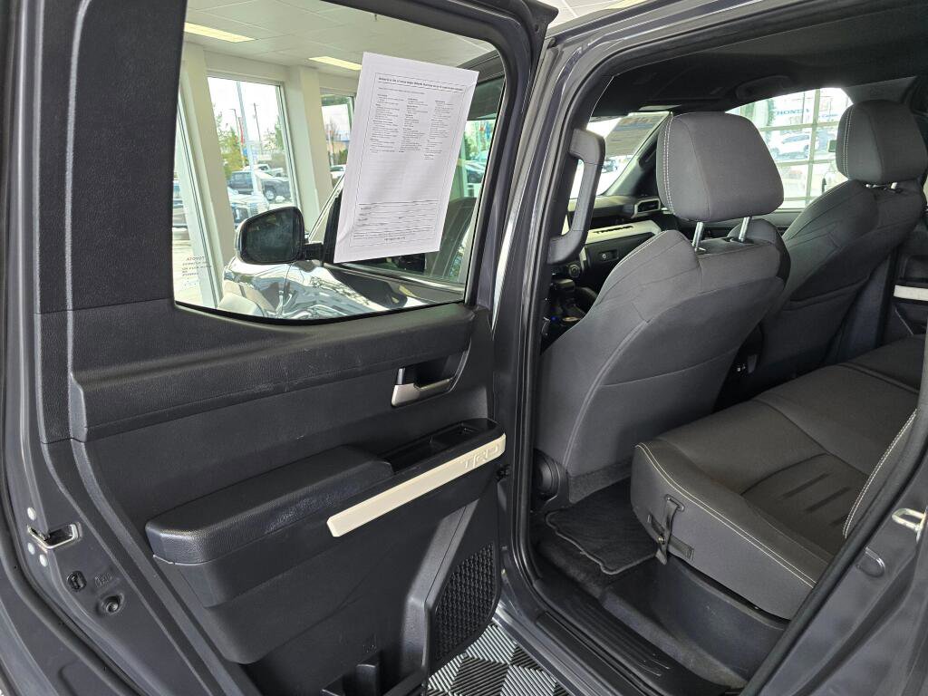 Used 2024 Toyota Tacoma TRD Off-Road image 33