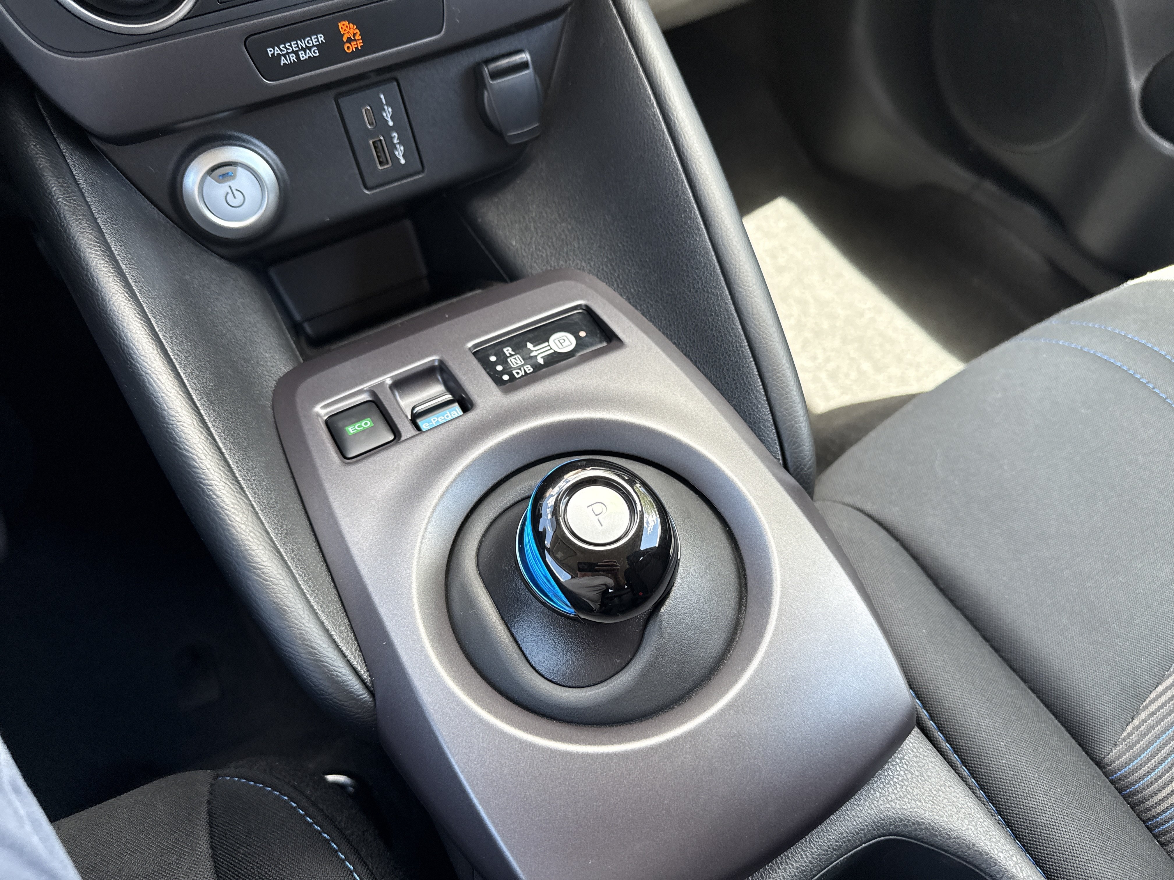 Certified 2025 Nissan Leaf S FWD image 19
