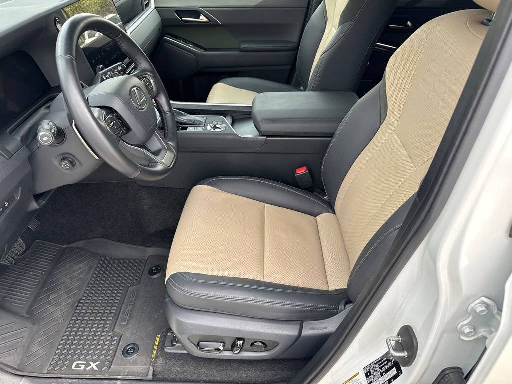 Used 2024 Lexus GX 550 image 9