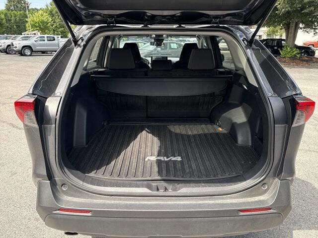 Used 2022 Toyota RAV4 XLE image 11
