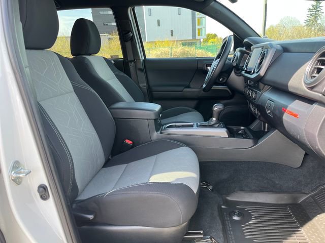 Used 2022 Toyota Tacoma TRD Off-Road w/ Technology Package image 13