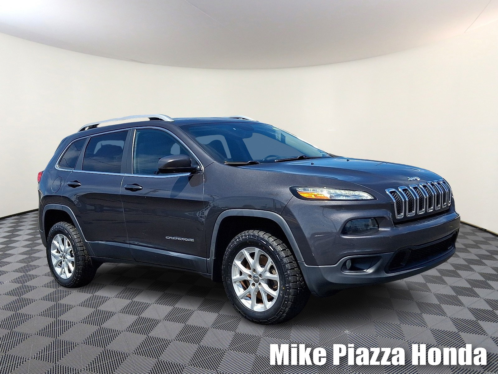 Used 2016 Jeep Cherokee Latitude w/ Comfort/Convenience Group