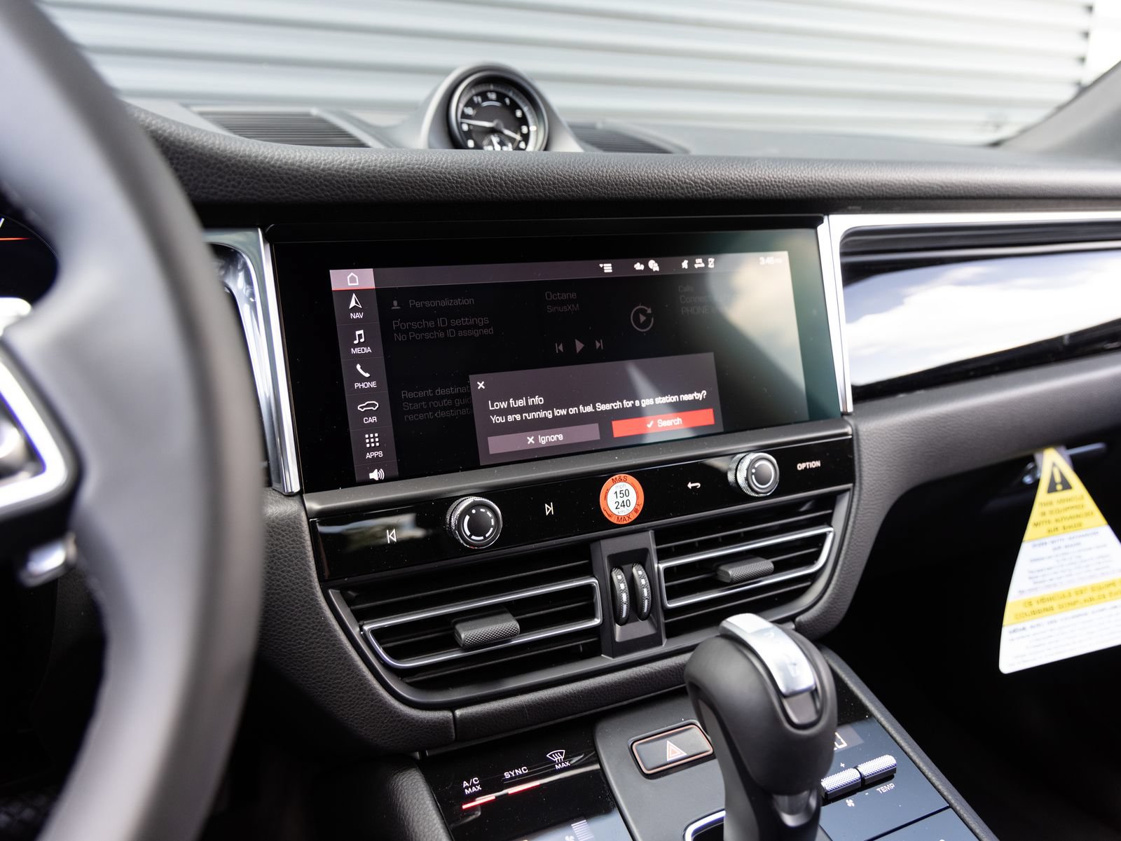 Certified 2026 Porsche Macan AWD/4WD image 15