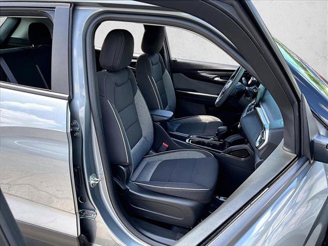 Used 2025 Chevrolet TrailBlazer LS FWD image 8