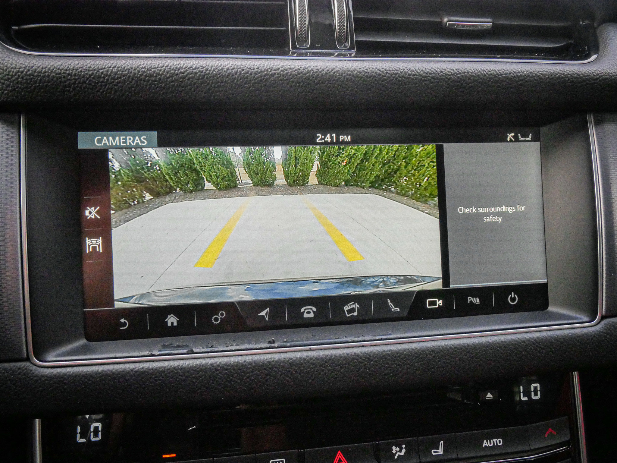 Used 2018 Jaguar XF R-Sport AWD/4WD image 25