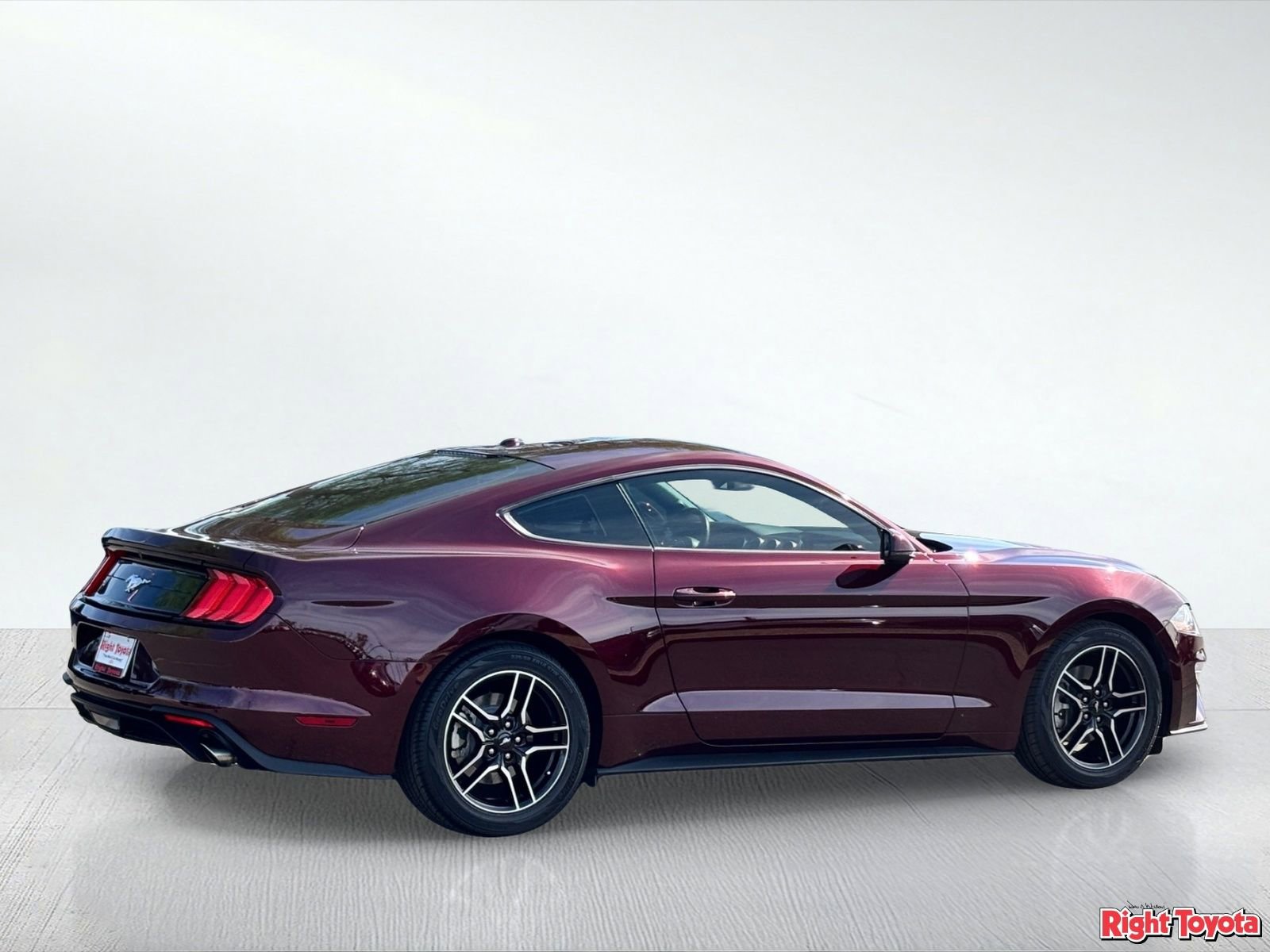 Used 2018 Ford Mustang Premium w/ Equipment Group 201A RWD image 4