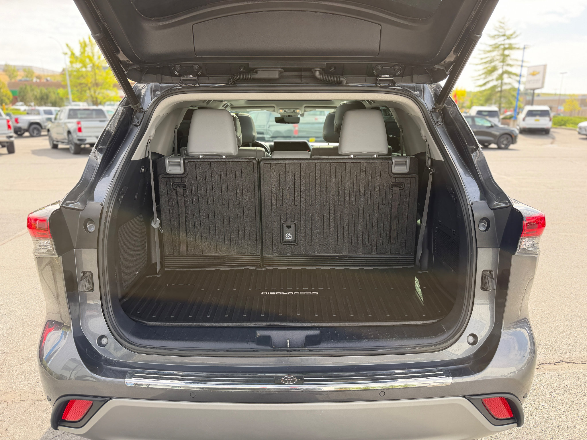 Used 2020 Toyota Highlander Platinum AWD/4WD image 22