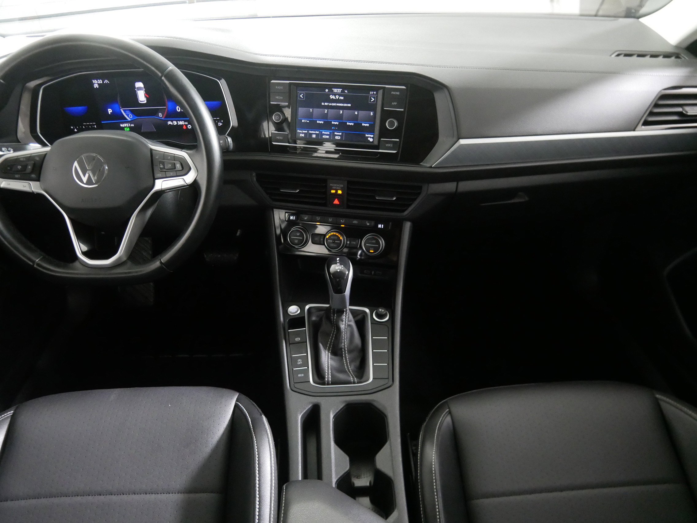 Certified 2022 Volkswagen Jetta SE w/ Panoramic Sunroof Package image 10