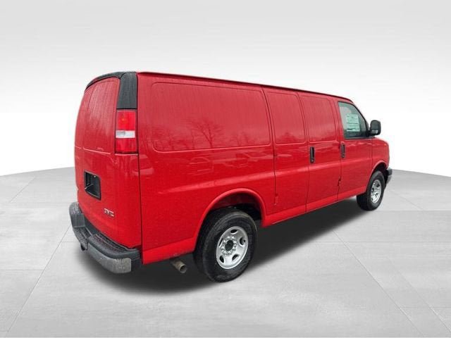 New 2026 GMC Savana 3500 w/ Driver Convenience Package RWD image 4