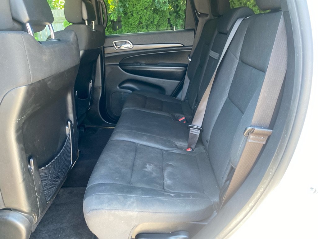 Used 2019 Jeep Grand Cherokee Laredo AWD/4WD image 18