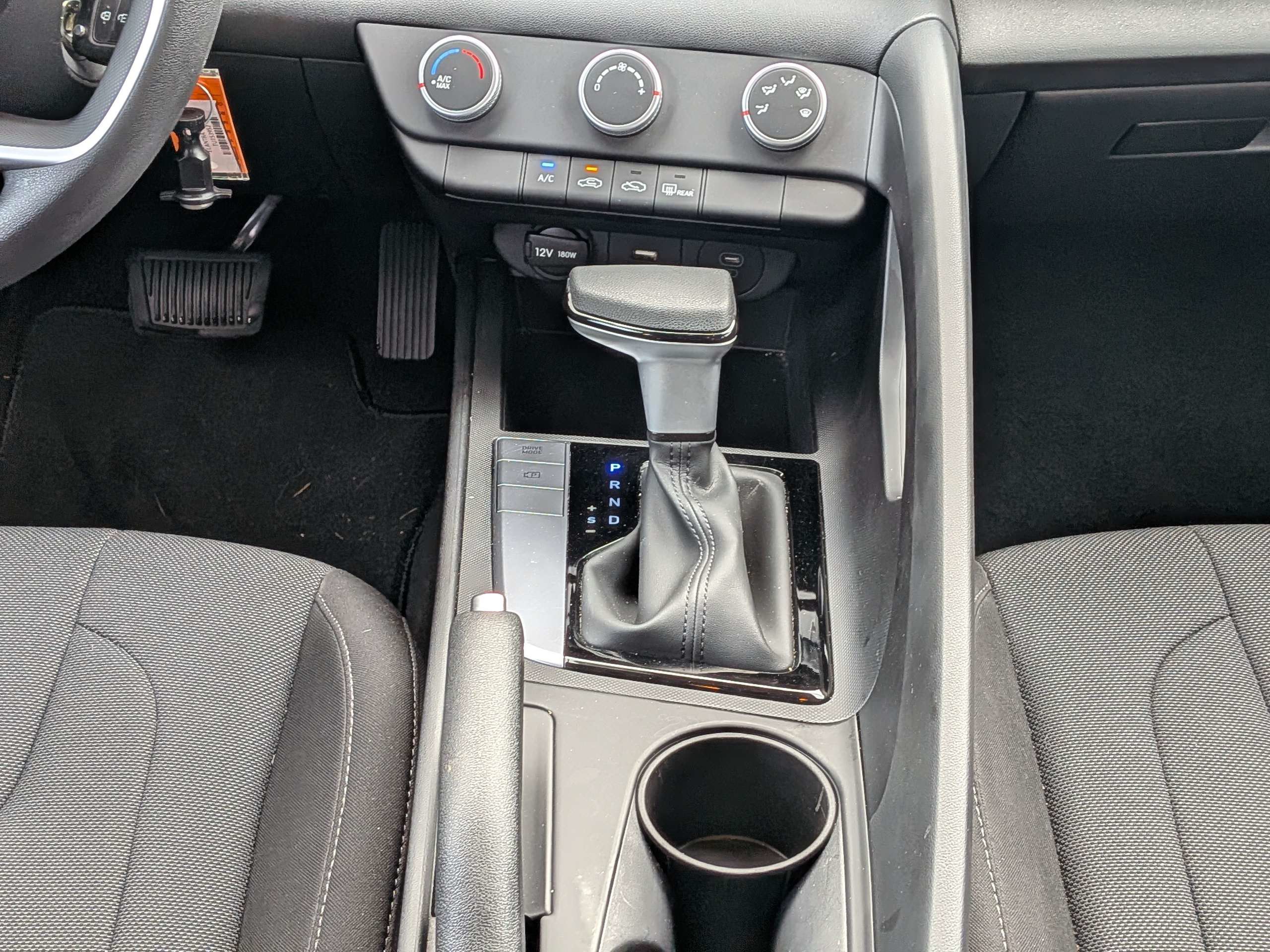 Certified 2026 Hyundai Elantra SE FWD image 18