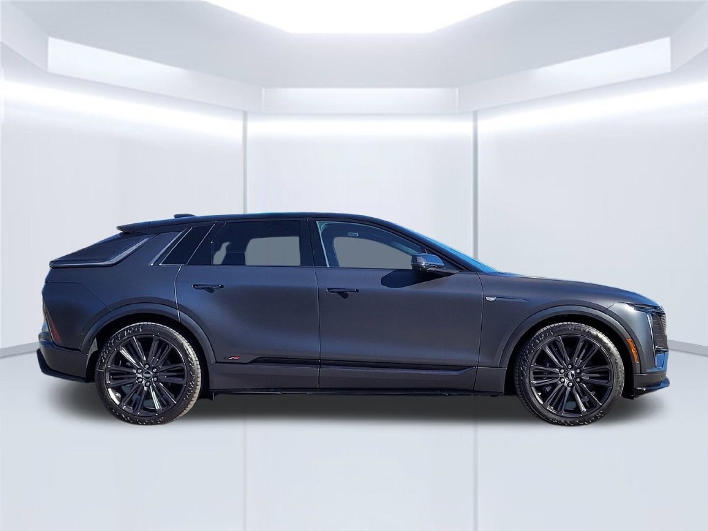 New 2027 Cadillac Lyriq V Premium w/ LPO, Onyx Lite Package AWD/4WD image 4