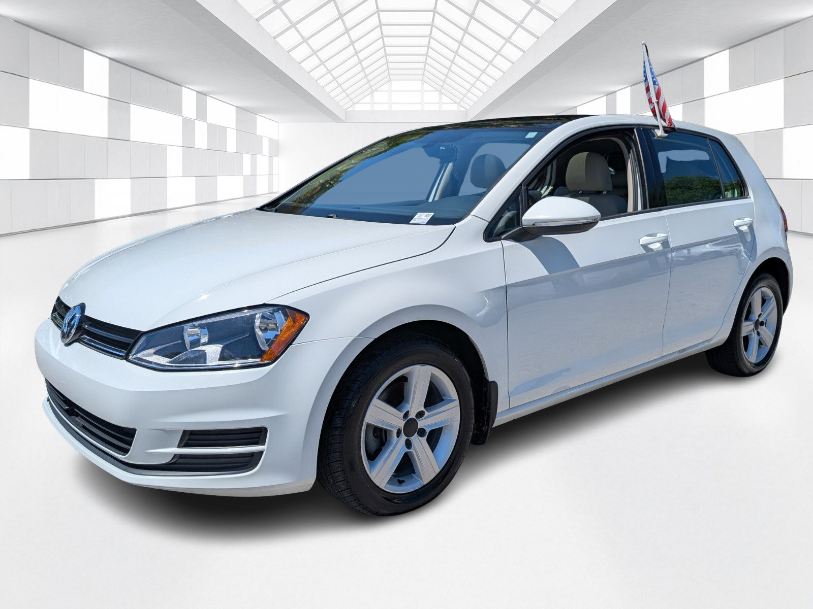 Used 2017 Volkswagen Golf Wolfsburg Edition image 3