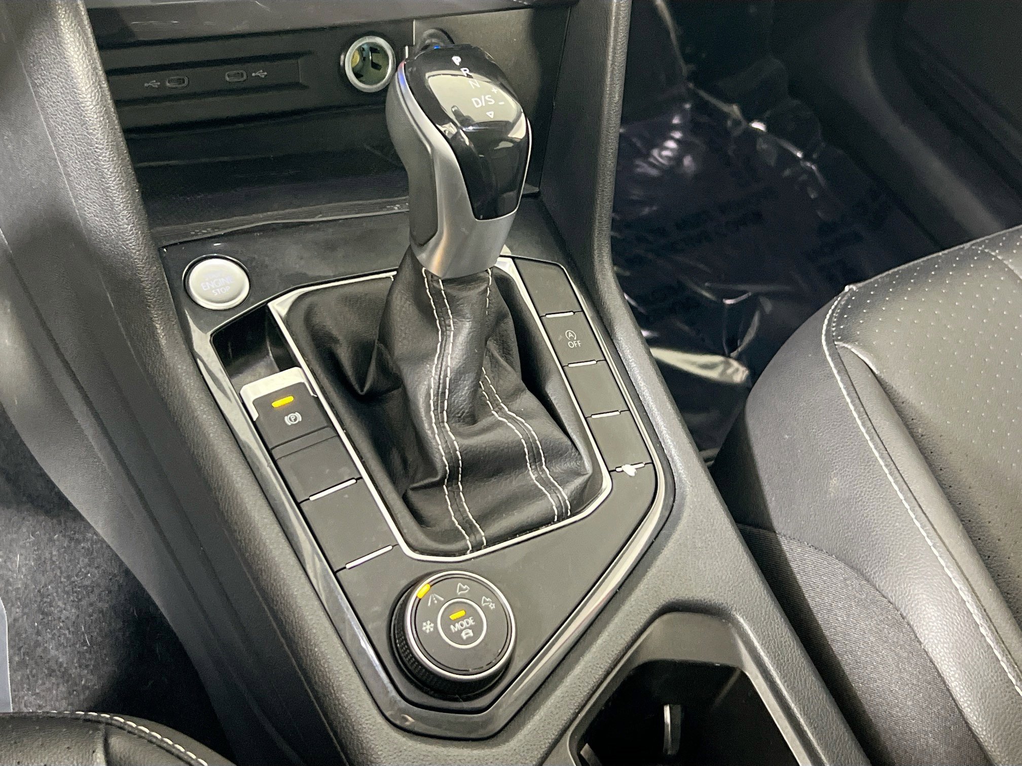 Used 2022 Volkswagen Tiguan SE image 16