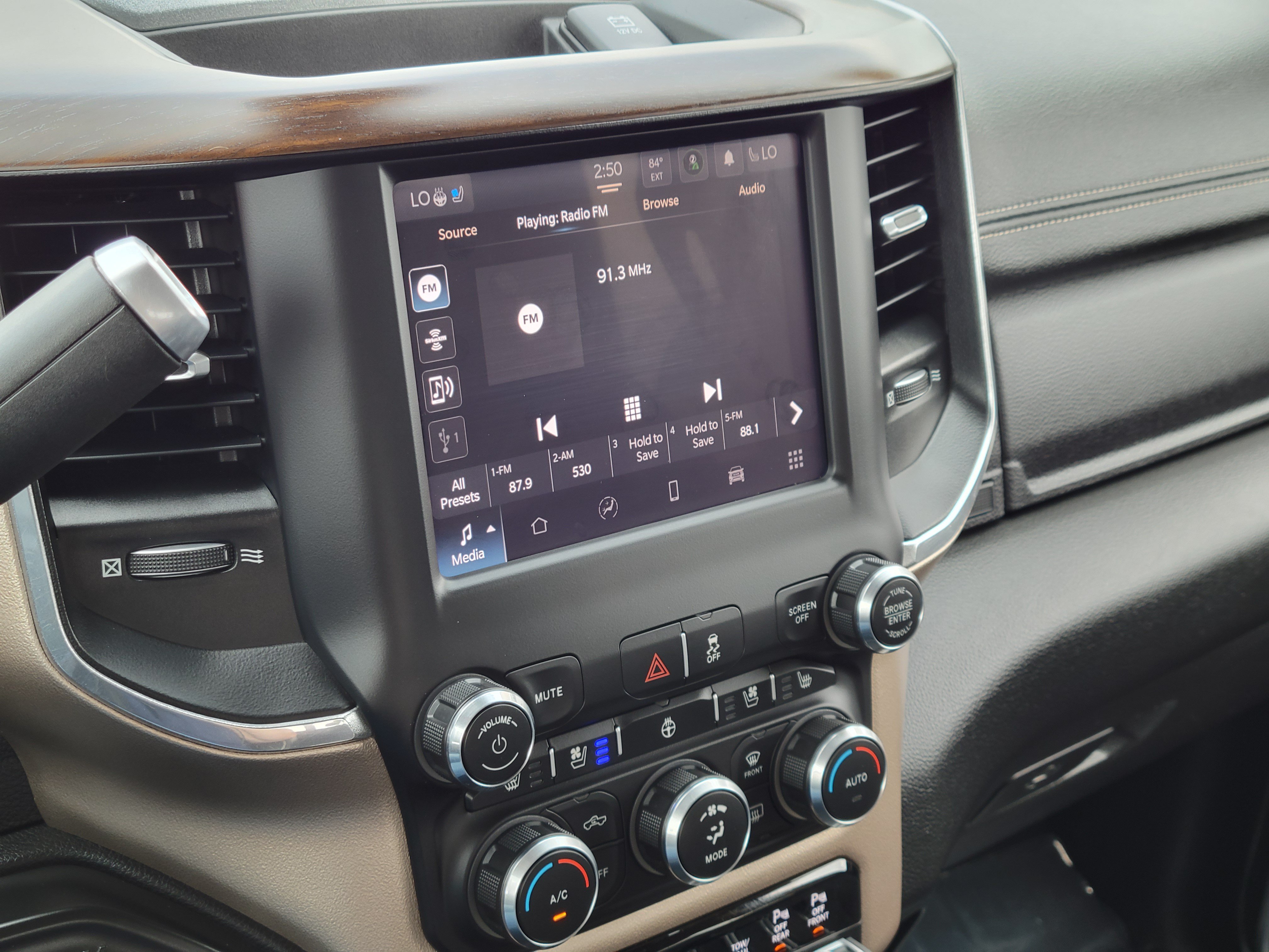 Used 2022 RAM 2500 Laramie AWD/4WD image 15