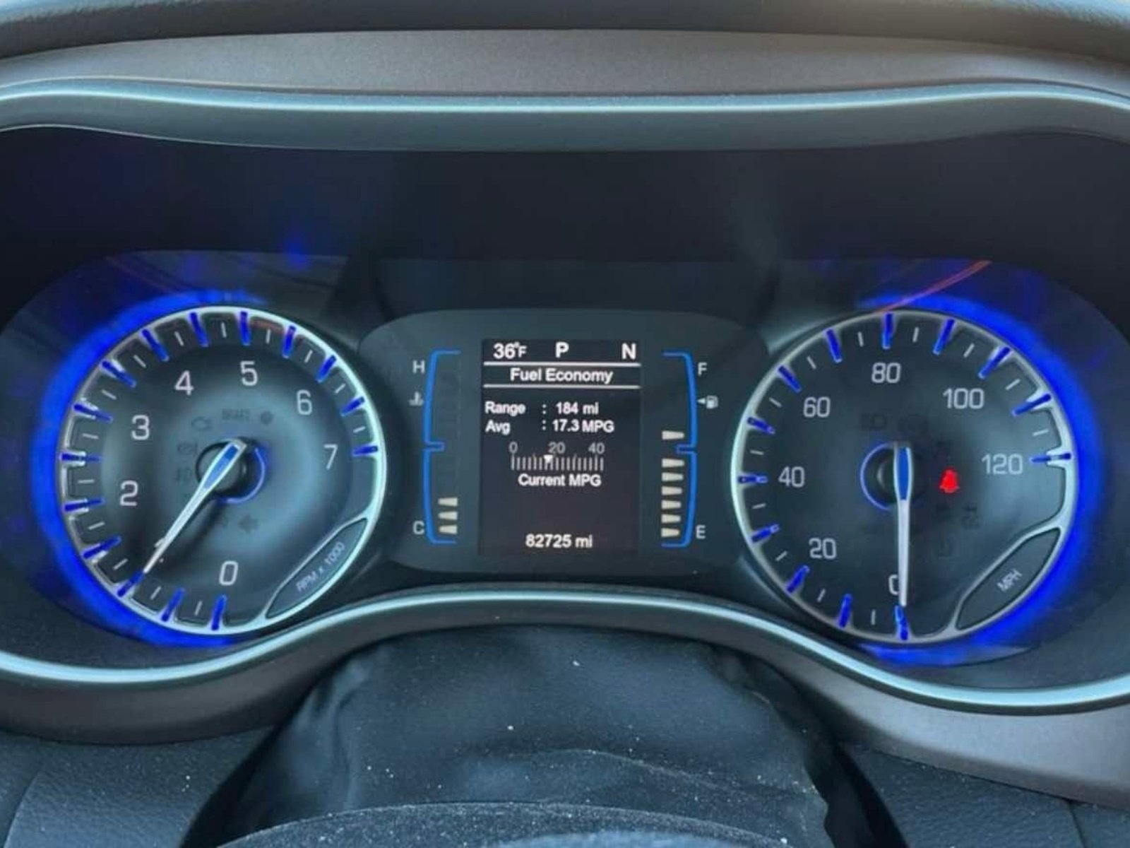 Used 2017 Chrysler Pacifica LX image 3