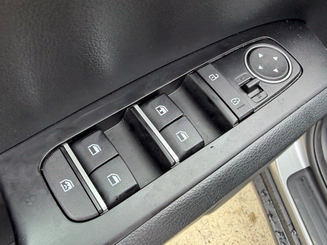 Used 2025 Kia Soul LX w/ LX Technology Package FWD image 12