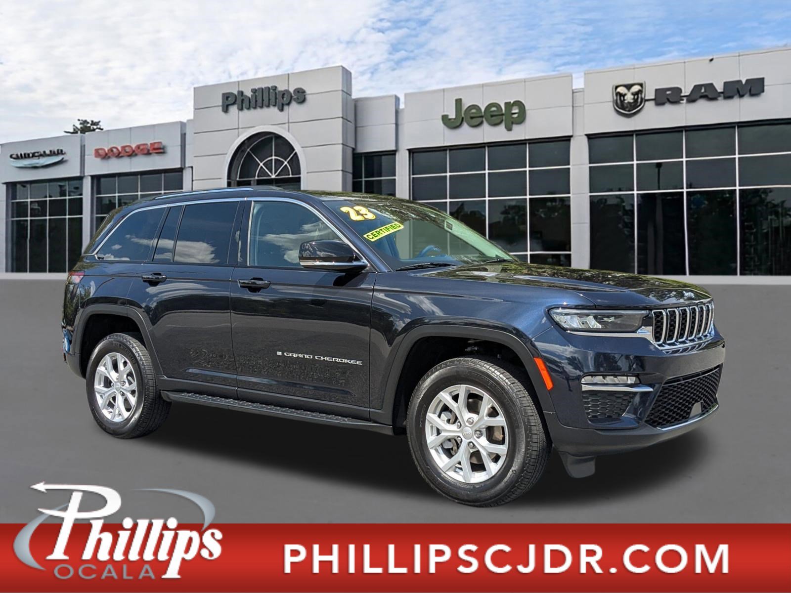 Used 2023 Jeep Grand Cherokee Limited image 1