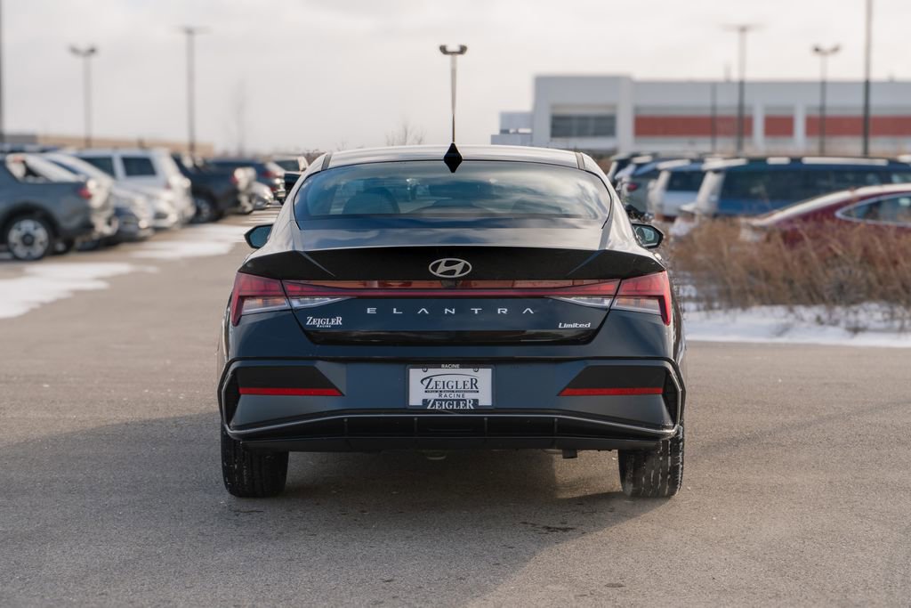 Certified 2025 Hyundai Elantra Limited image 5