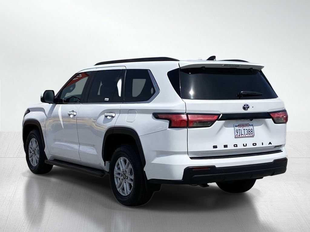 Certified 2025 Toyota Sequoia SR5 AWD/4WD image 4
