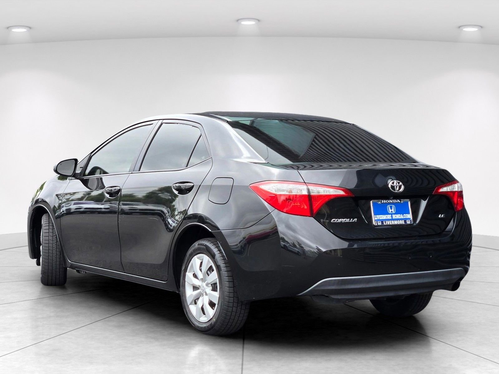Used 2016 Toyota Corolla LE FWD image 4