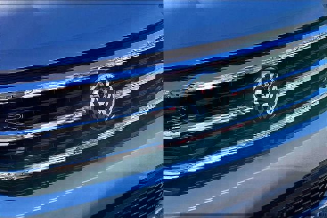 Used 2023 Volkswagen Atlas Cross Sport SEL Premium R-Line AWD/4WD image 28