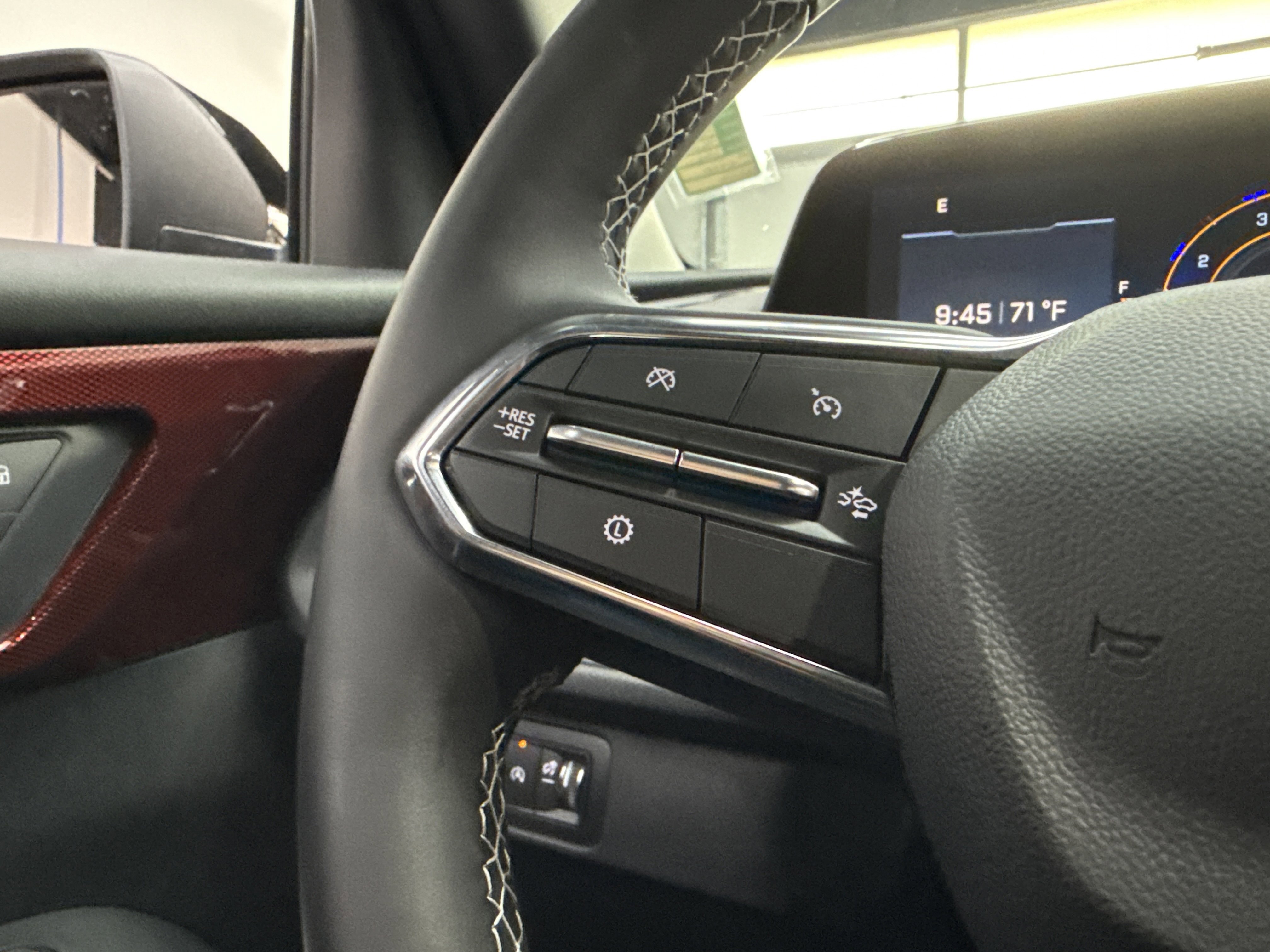 Used 2026 Chevrolet Traverse Z71 image 14