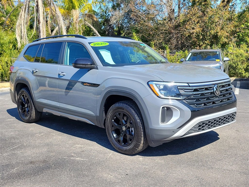 Certified 2025 Volkswagen Atlas Peak Edition SE image 2