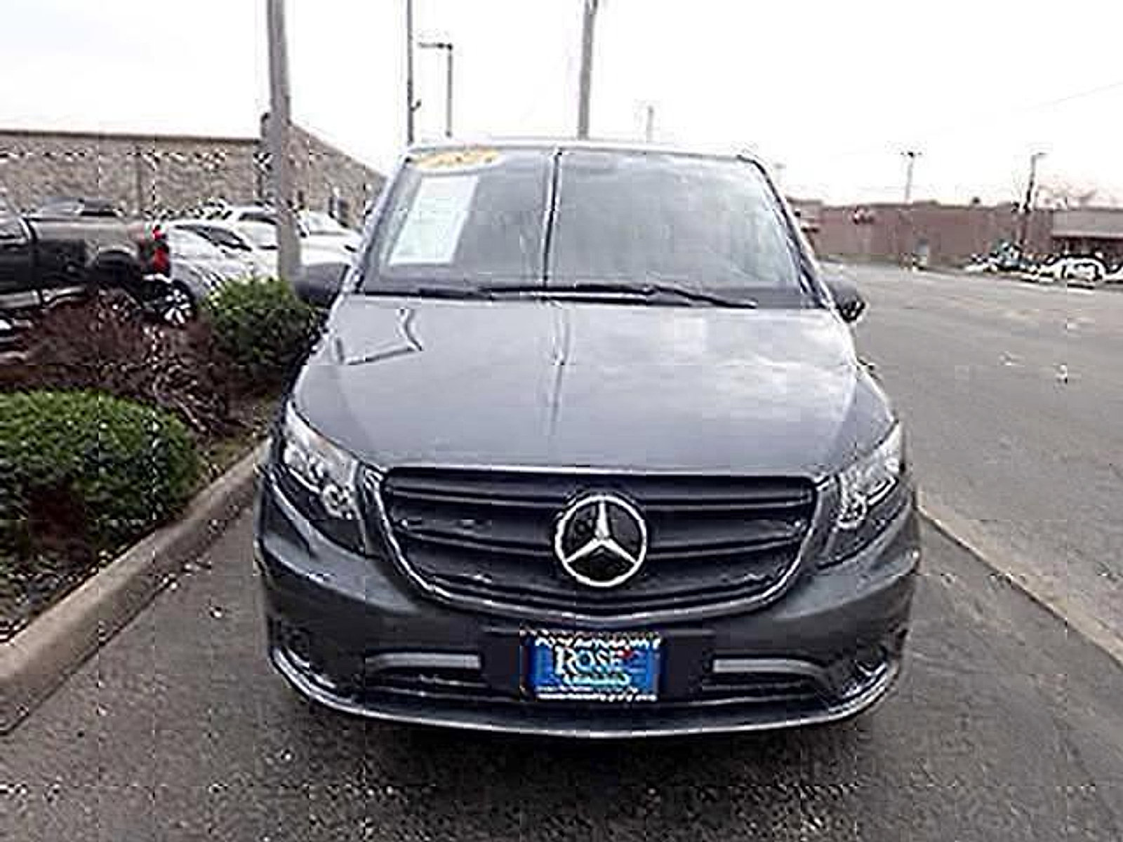 Used 2021 Mercedes-Benz Metris image 1