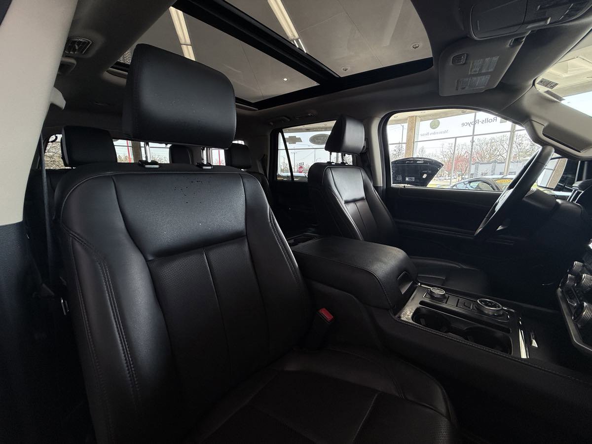 Used 2024 Ford Expedition XLT image 30