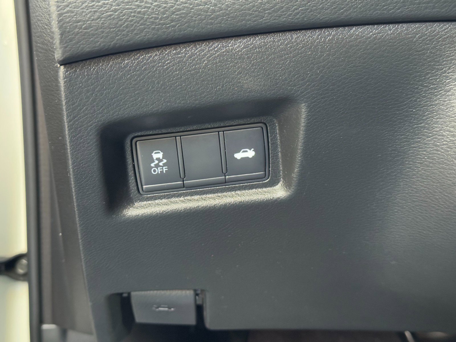 Used 2018 INFINITI Q50 Sport image 17