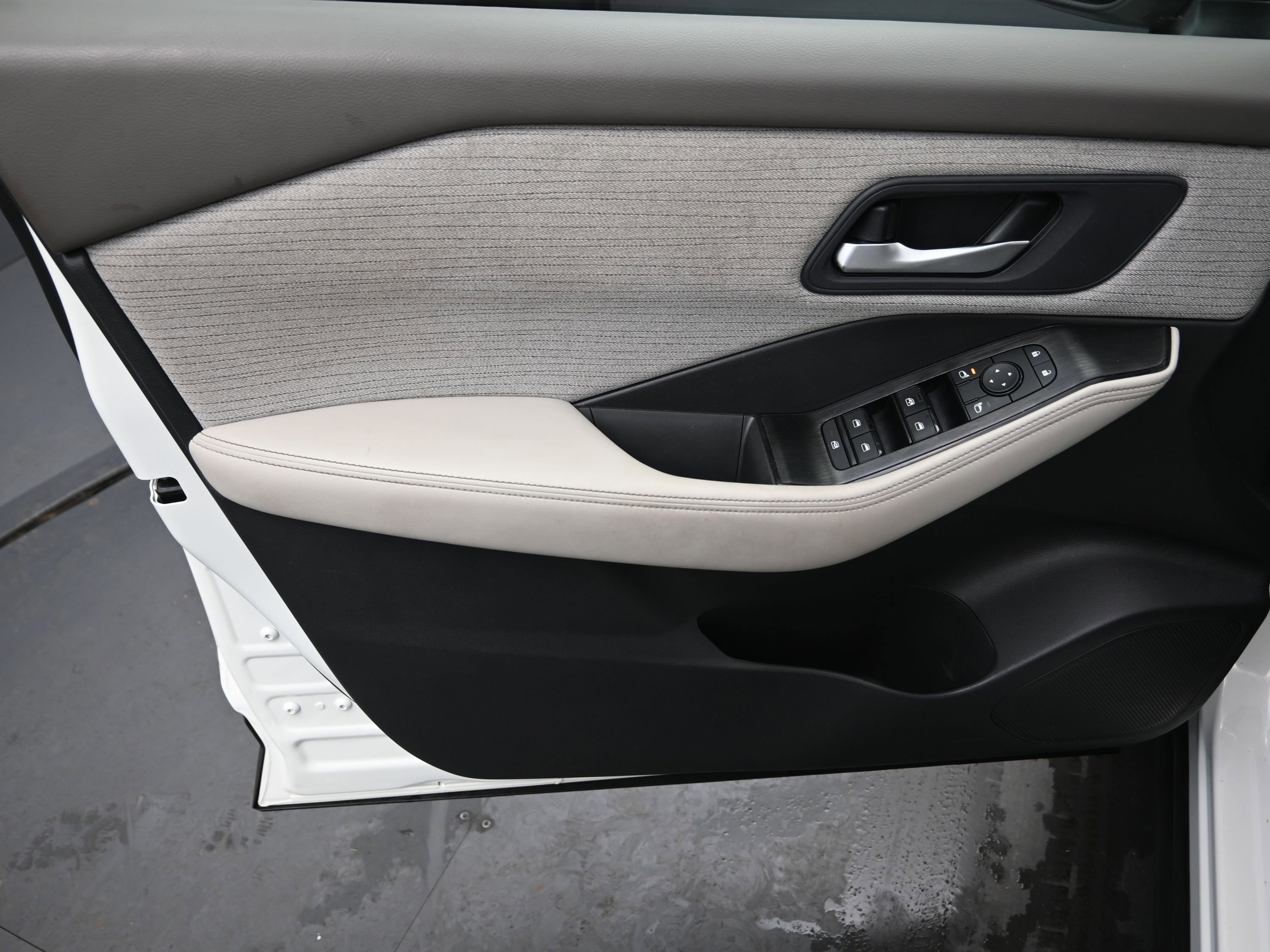 Certified 2023 Nissan Rogue SV image 14