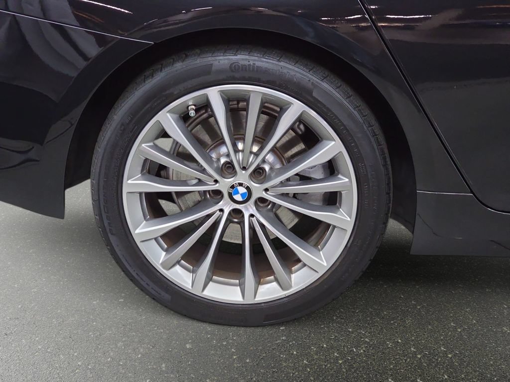 Used 2021 BMW 530e RWD image 34