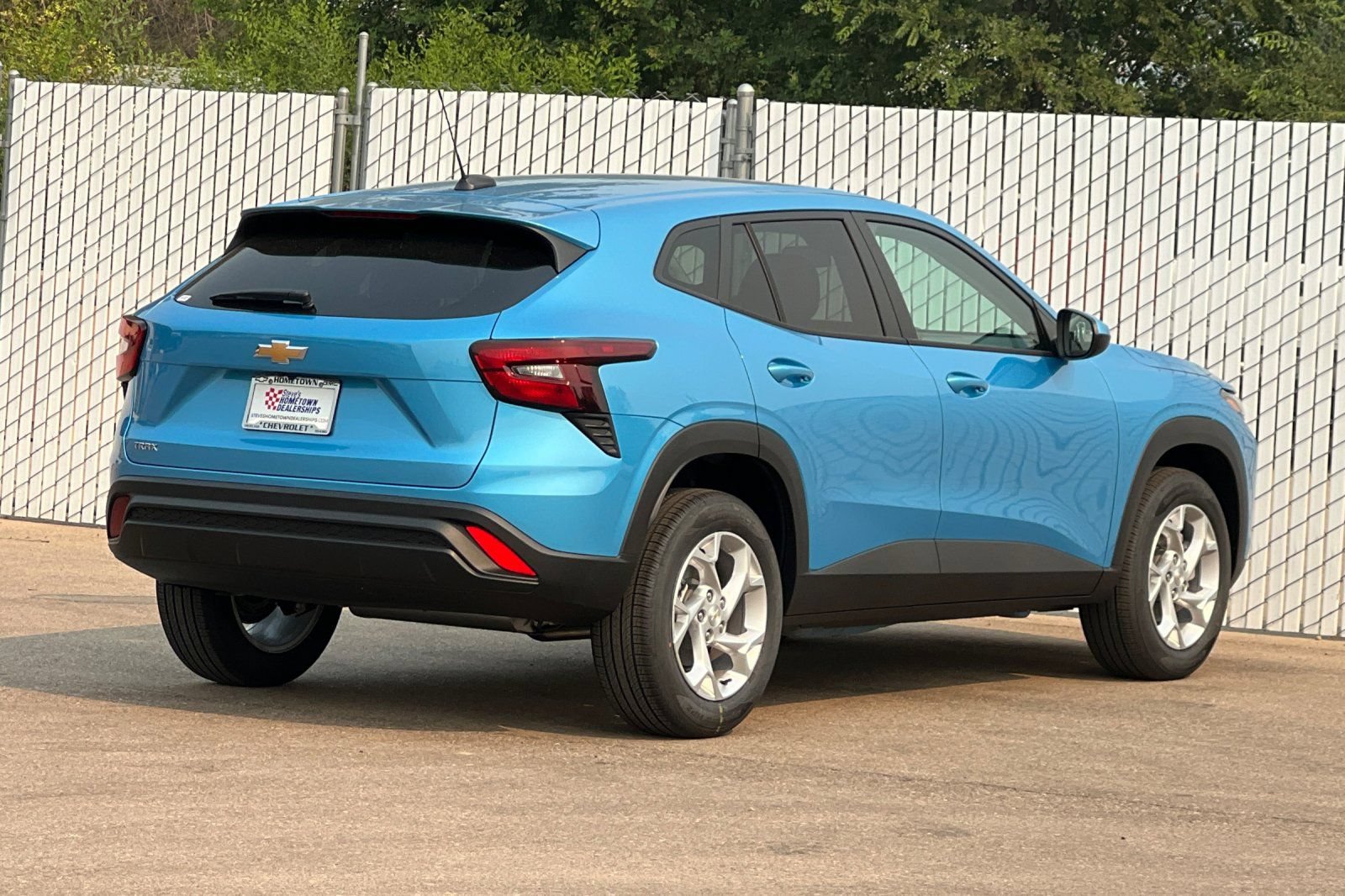 New 2026 Chevrolet Trax LS w/ LS Convenience Package FWD image 4