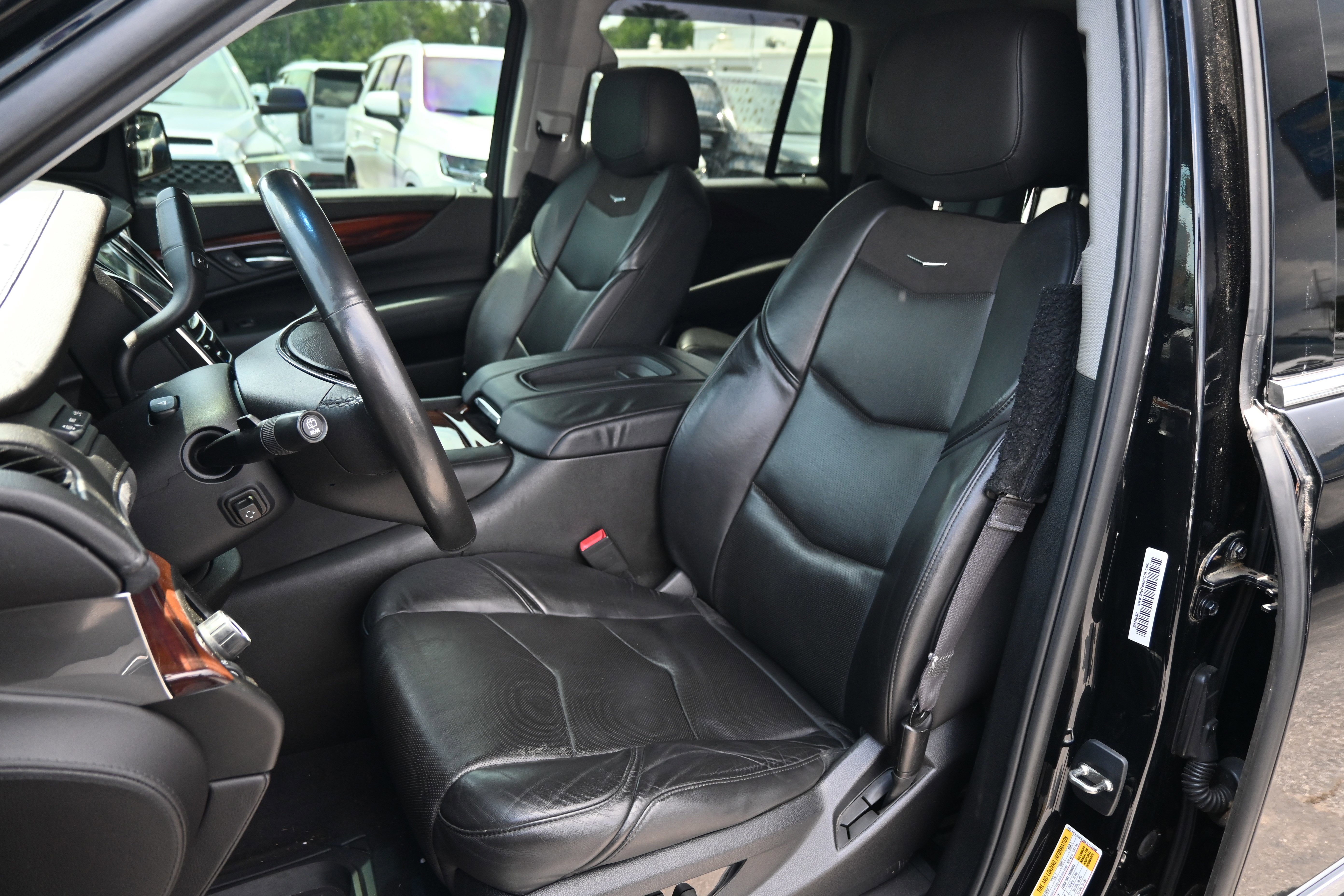 Used 2015 Cadillac Escalade Premium RWD image 7
