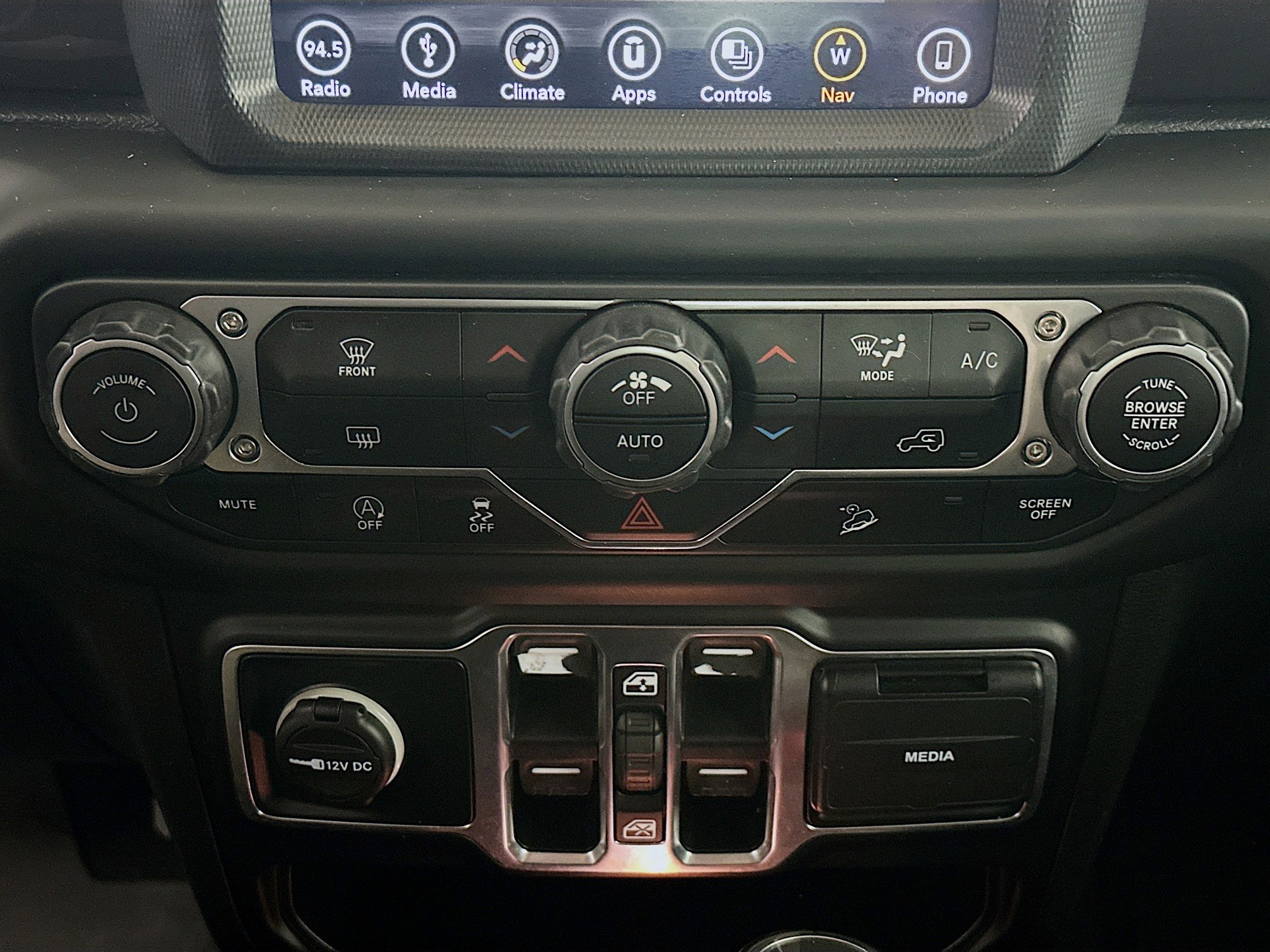 Used 2019 Jeep Wrangler Unlimited Sahara image 23