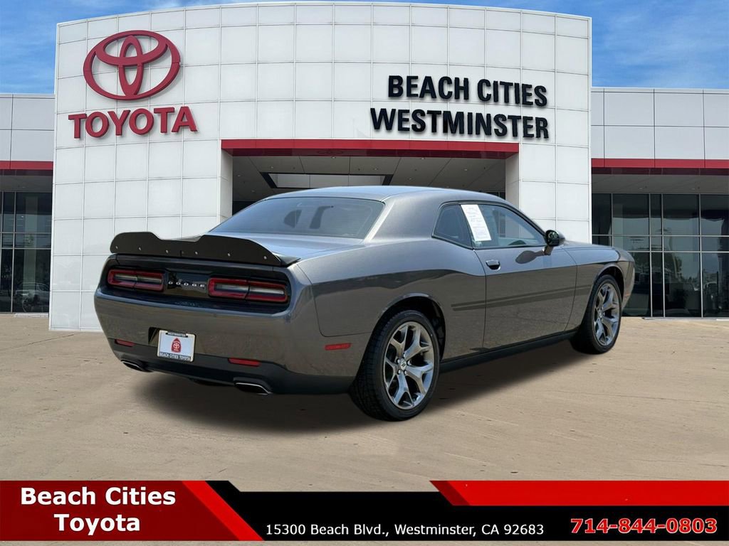 Used 2017 Dodge Challenger SXT w/ Cold Weather Group RWD image 12