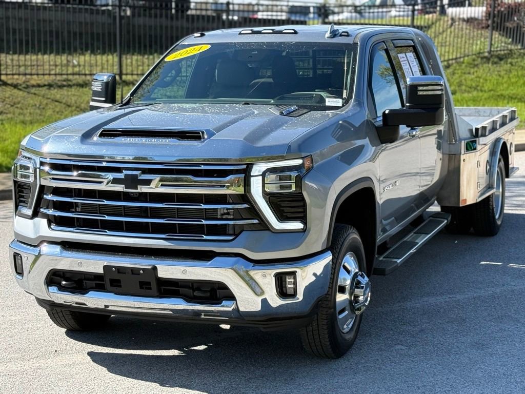 Used 2024 Chevrolet Silverado 3500 LTZ w/ LTZ Plus Package image 14