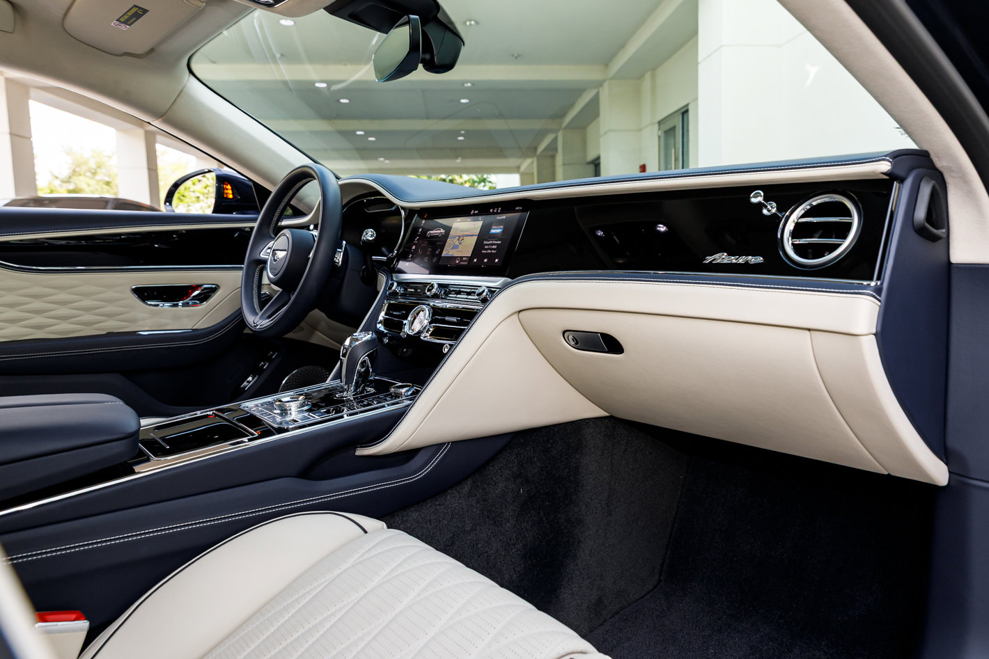 Used 2023 Bentley Flying Spur Azure AWD/4WD image 34