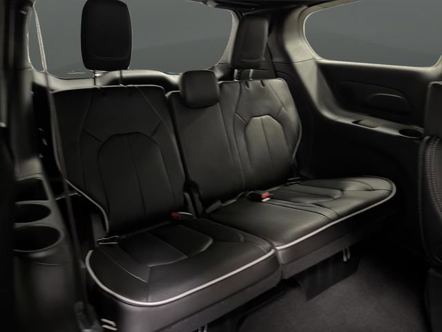 New 2026 Chrysler Pacifica Limited w/ S Appearance Package image 33