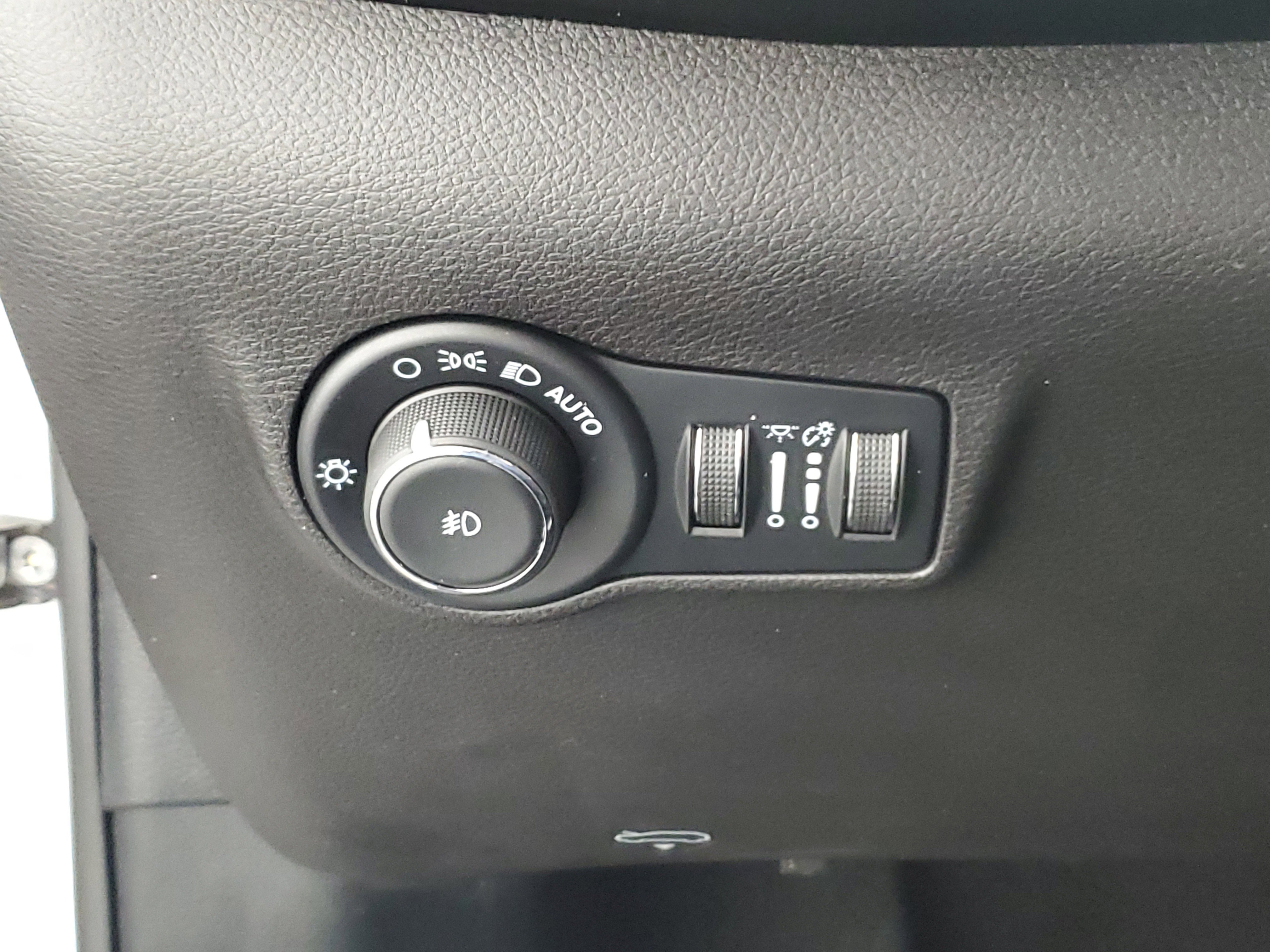 Used 2025 Jeep Compass Trailhawk AWD/4WD image 26