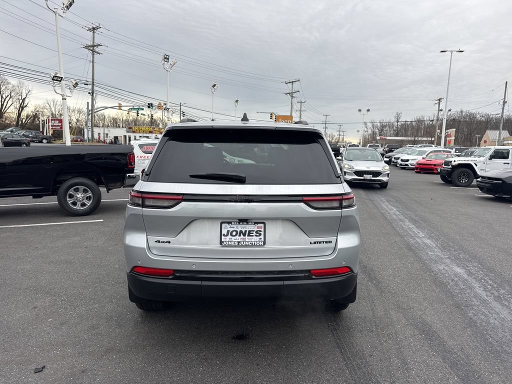 New 2025 Jeep Grand Cherokee Limited w/ Black Appearance Package AWD/4WD image 6