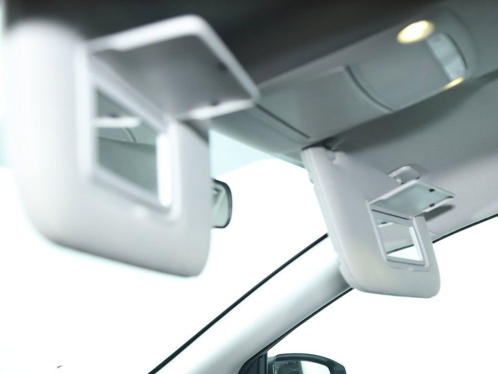 Used 2017 Nissan Sentra SR w/ Protection Package image 19