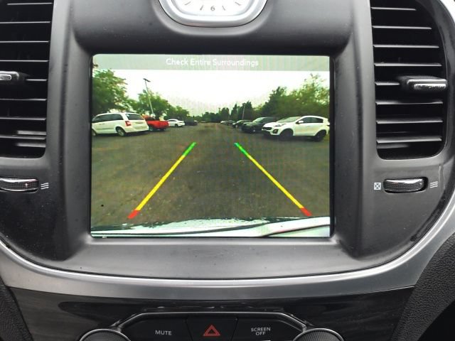 Used 2019 Chrysler 300 Touring w/ Quick Order Package 2EF RWD image 23