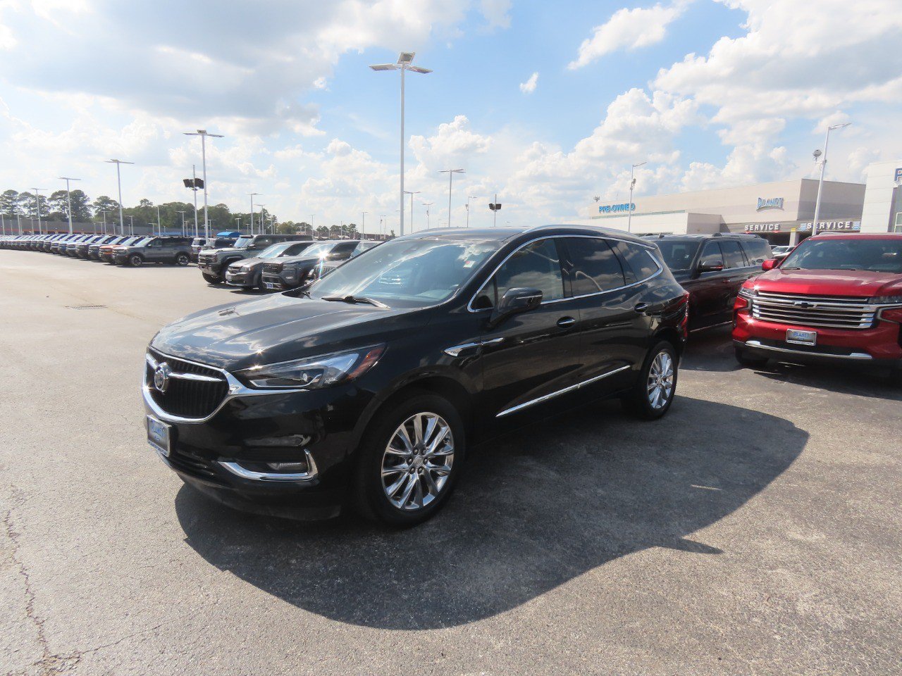 Used 2021 Buick Enclave Premium w/ Surround and Sites Package AWD/4WD image 2