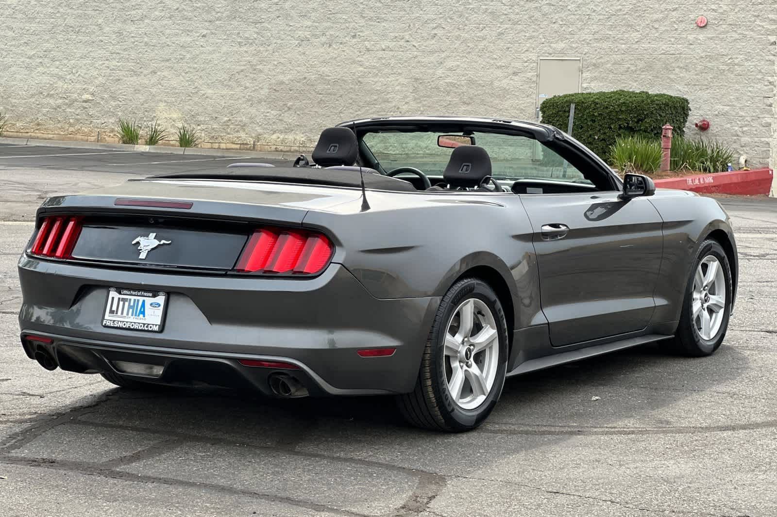 Used 2016 Ford Mustang Convertible RWD video 2